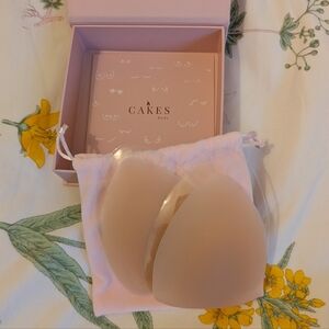 Cakes Triangles (B-DD)